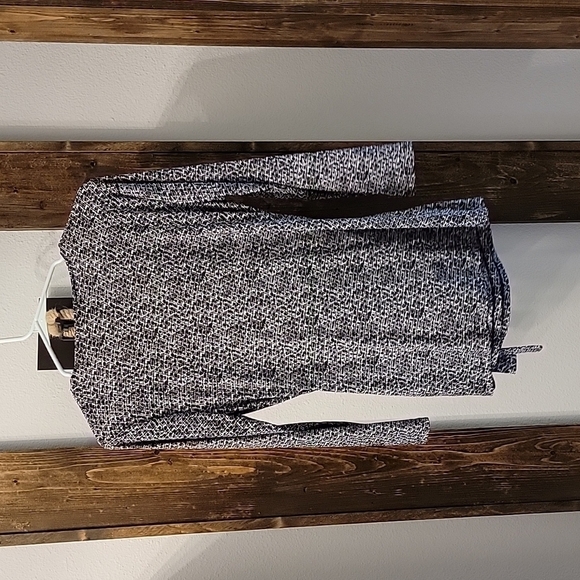 Womens Anne Klein geo print wrap top - Picture 3 of 3